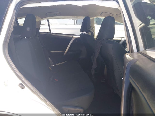 Toyota RAV4 LE 2018 JTMZFREV0JJ158462 Image 8