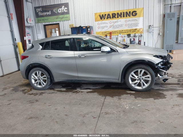 SJKCH5CP2HA033404 Infiniti QX30
