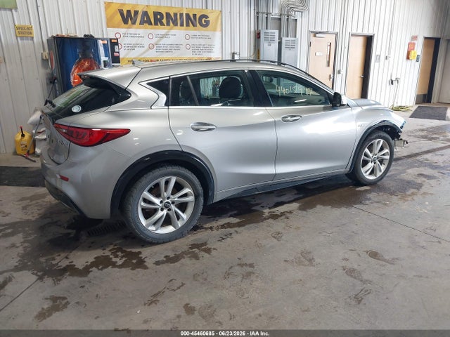 SJKCH5CP2HA033404 Infiniti QX30