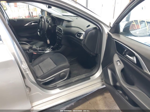 SJKCH5CP2HA033404 Infiniti QX30
