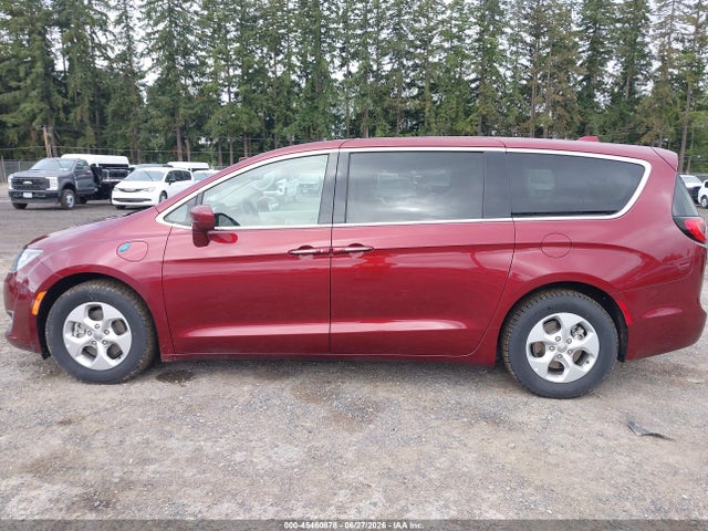 Chrysler Pacifica Hybrid Touring Plus 2018 2C4RC1H70JR306919 Image 14