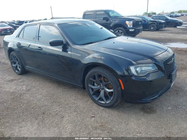 45460887 :رقم المزاد ، 2C3CCAAG8PH613905 vin ، 2023 Chrysler 300 Touring مزاد بيع