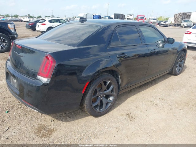 45460887 :رقم المزاد ، 2C3CCAAG8PH613905 vin ، 2023 Chrysler 300 Touring مزاد بيع