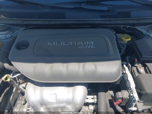 1C3CCCCB0FN686253 Chrysler 200 C