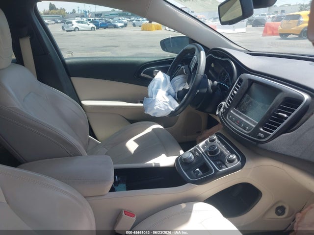 1C3CCCCB0FN686253 Chrysler 200 C