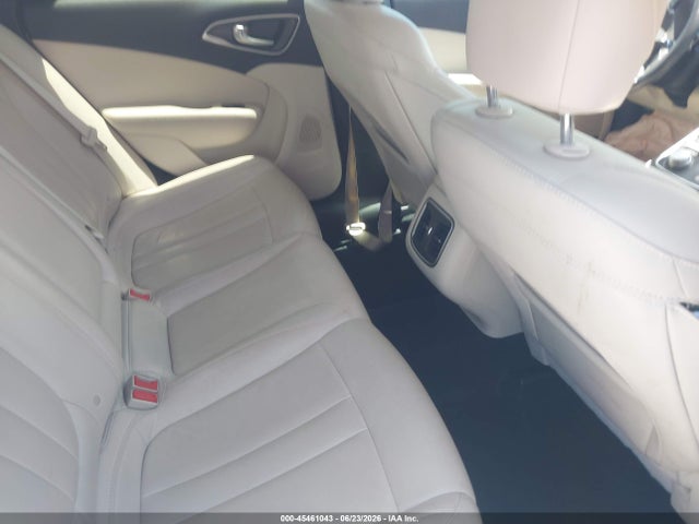 1C3CCCCB0FN686253 Chrysler 200 C