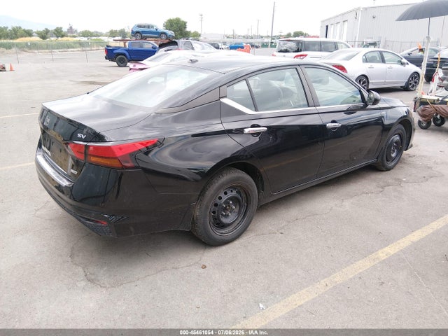 1N4BL4DW1NN384733 Nissan Altima Sv Intelligent Awd