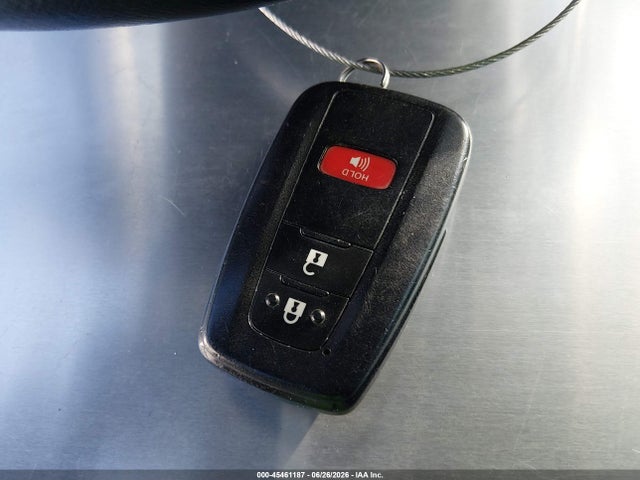 Toyota Prius Four 2018 JTDKARFU8J3552107 Image 11
