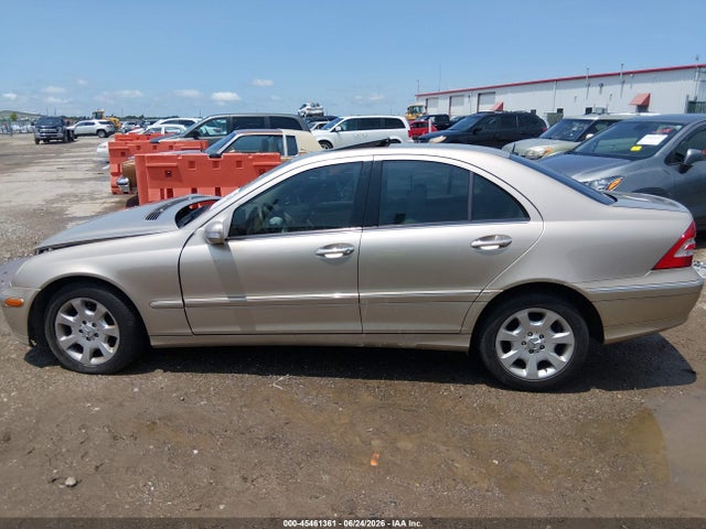 45461361 :رقم المزاد ، WDBRF61J75F679154 vin ، 2005 Mercedes-benz C 240 Luxury مزاد بيع
