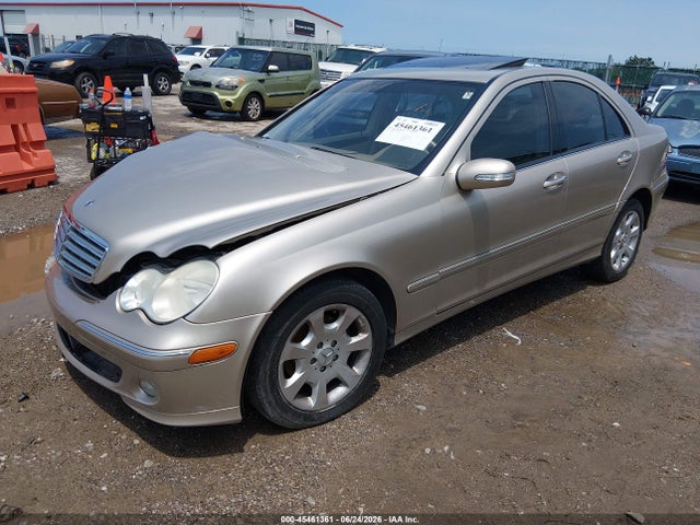 45461361 :رقم المزاد ، WDBRF61J75F679154 vin ، 2005 Mercedes-benz C 240 Luxury مزاد بيع