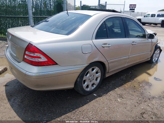 45461361 :رقم المزاد ، WDBRF61J75F679154 vin ، 2005 Mercedes-benz C 240 Luxury مزاد بيع