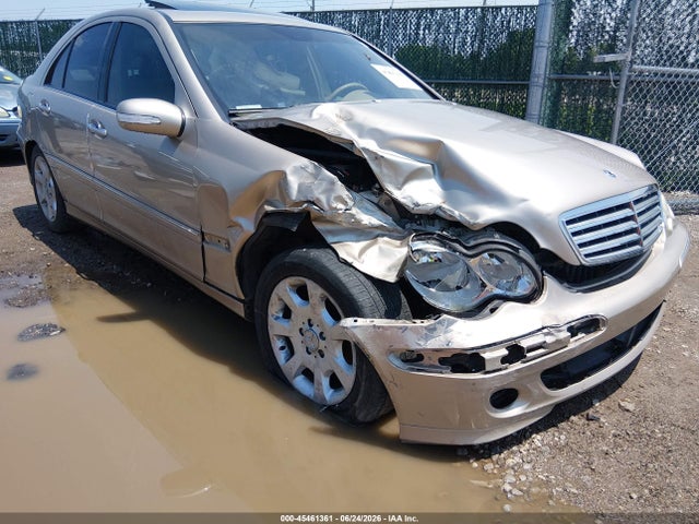 45461361 :رقم المزاد ، WDBRF61J75F679154 vin ، 2005 Mercedes-benz C 240 Luxury مزاد بيع