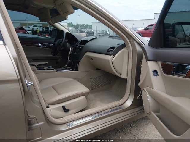2009 Mercedes-benz C 300 Luxury/sport მანქანა იყიდება აუქციონზე, vin: WDDGF54XX9R084666, აუქციონის ნომერი: 45461406