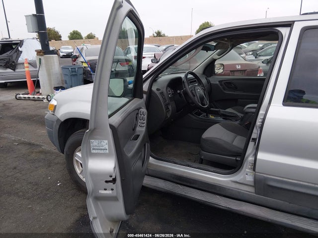 45461424 :رقم المزاد ، 1FMYU02Z17KC06389 vin ، 2007 Ford Escape Xls/xls Manual مزاد بيع