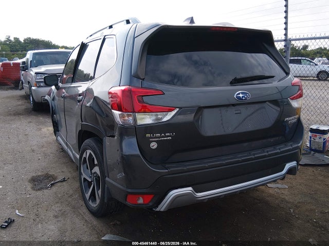 Subaru Forester Touring 2022 JF2SKARC3NH530026 Image 3