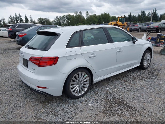 Audi A3 Sportback E-tron Premium Plus 2017 WAUTPBFF0HA058080 Image 4