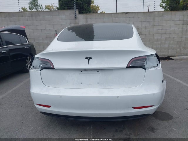 Tesla Model 3 Long Range/mid Range 2018 5YJ3E1EA4JF062560 Image 17