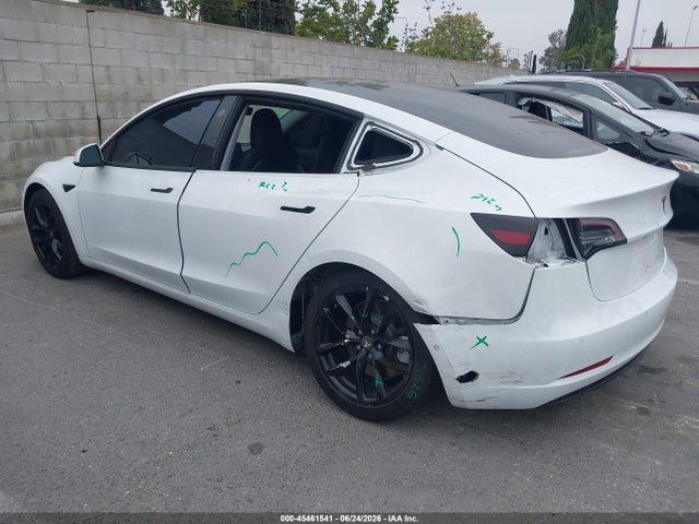 Tesla Model 3 Long Range/mid Range 2018 5YJ3E1EA4JF062560 Image 3