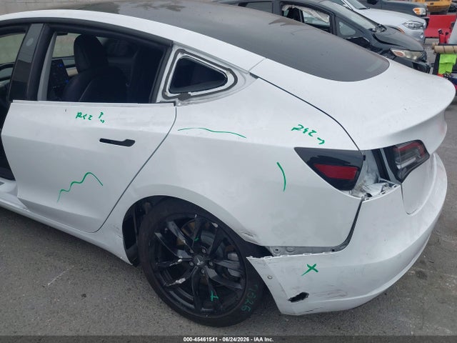 Tesla Model 3 Long Range/mid Range 2018 5YJ3E1EA4JF062560 Image 6