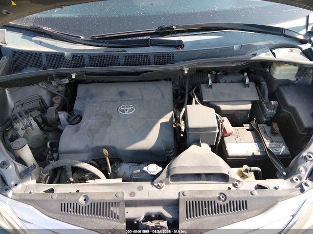 45461559 :رقم المزاد ، 5TDYK3DC7FS531642 vin ، 2015 Toyota Sienna Limited Premium 7 Passenger مزاد بيع