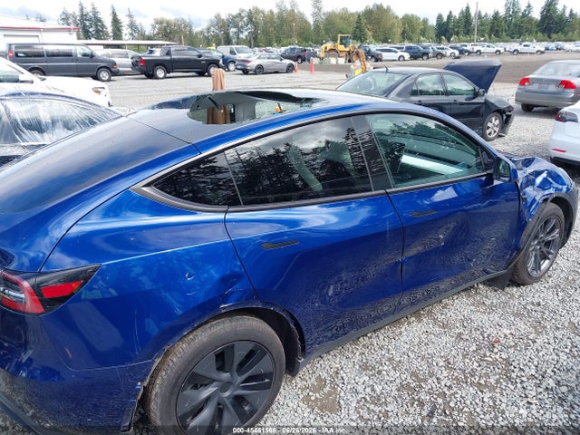 Продажа на аукционе авто 2025 Tesla Model Y Long Range Dual Motor All-wheel Drive, vin: 7SAYGAEE1SF277952, номер лота: 45461566