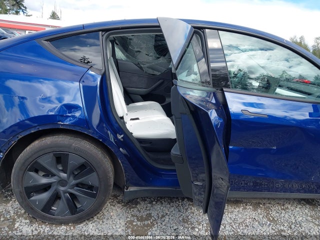 Продажа на аукционе авто 2025 Tesla Model Y Long Range Dual Motor All-wheel Drive, vin: 7SAYGAEE1SF277952, номер лота: 45461566