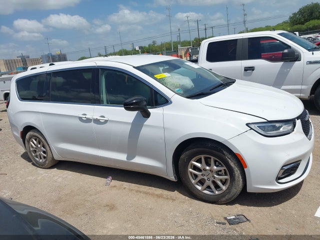 Chrysler Pacifica Touring L 2024 2C4RC1BG4RR151991 Image 12