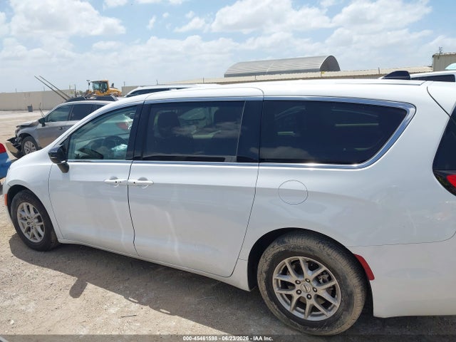 Chrysler Pacifica Touring L 2024 2C4RC1BG4RR151991 Image 13