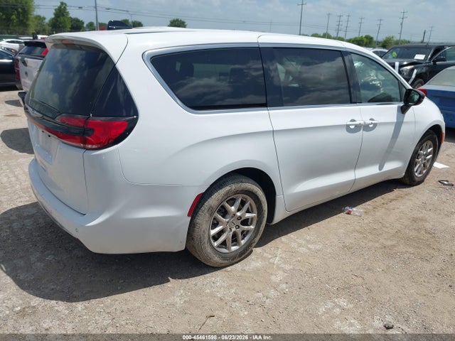 Chrysler Pacifica Touring L 2024 2C4RC1BG4RR151991 Image 4
