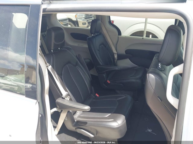 Chrysler Pacifica Touring L 2024 2C4RC1BG4RR151991 Image 8