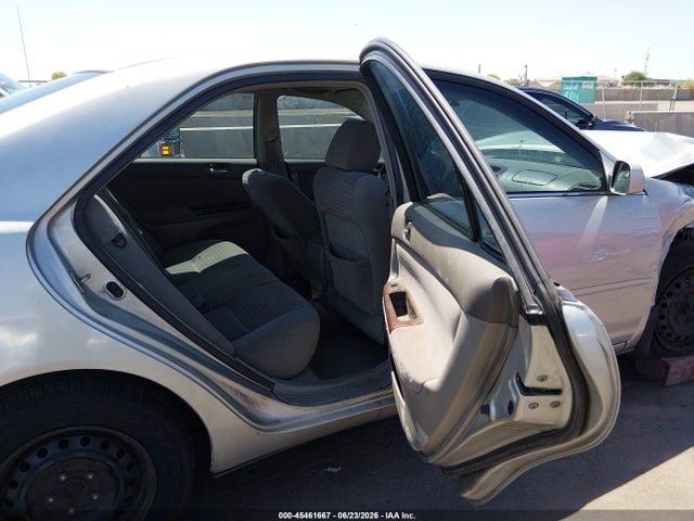 45461667 :رقم المزاد ، 4T1BE32KX5U422234 vin ، 2005 Toyota Camry Le/se/std/xle مزاد بيع