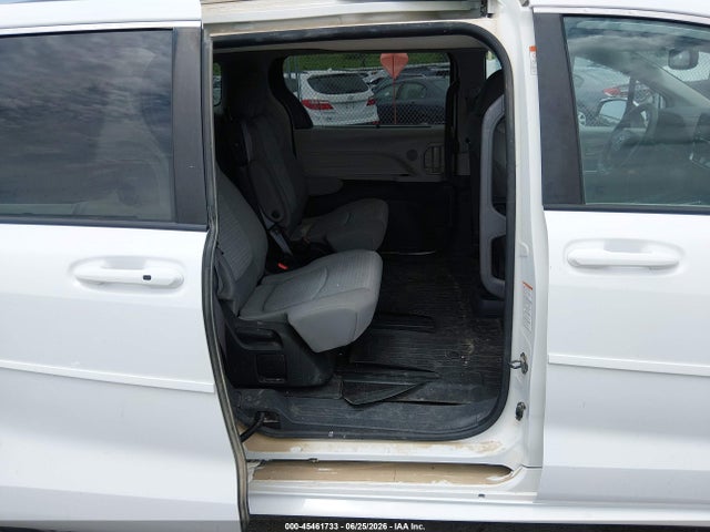 Auction sale of the 2022 Toyota Sienna Le, vin: 5TDBSKFC7NS047482, lot number: 45461733