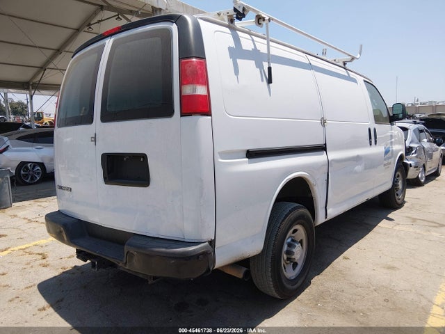 Chevrolet Express 2500 Work Van 2017 1GCWGAFF8H1128578 Image 4