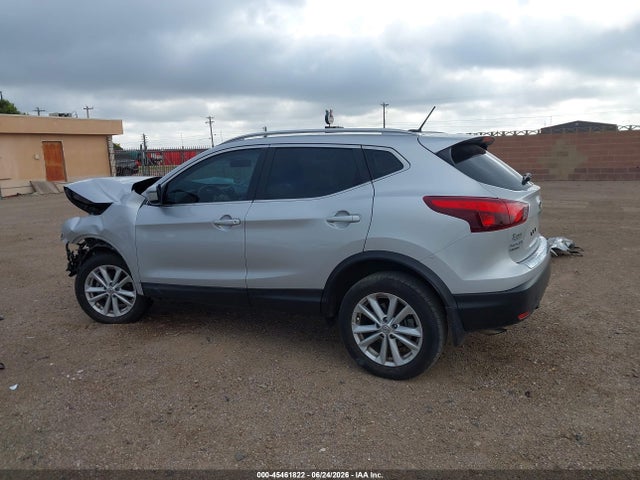JN1BJ1CP1JW181227 Nissan Rogue Sport Sv