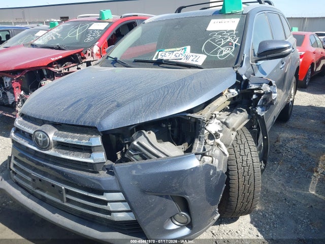 Toyota Highlander Limited 2017 5TDDZRFH5HS447375 Image 12