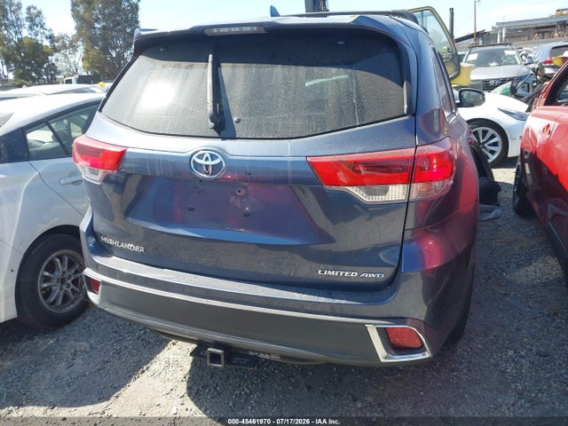 Toyota Highlander Limited 2017 5TDDZRFH5HS447375 Image 16