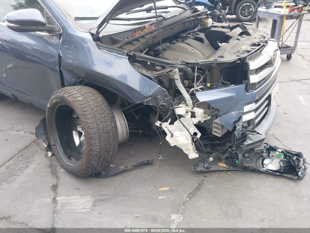 Toyota Highlander Limited 2017 5TDDZRFH5HS447375 Image 18