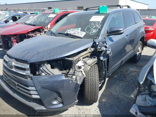 Toyota Highlander Limited 2017 5TDDZRFH5HS447375 Image 2