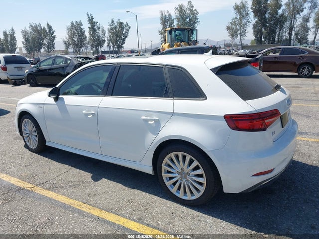 Audi A3 Sportback E-tron Premium 2017 WAUUPBFFXHA118225 Image 3