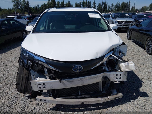 Toyota SIENNA LE 2024 5TDBSKFC1RS116866 Image 13