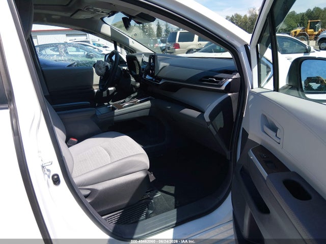 Toyota SIENNA LE 2024 5TDBSKFC1RS116866 Image 18