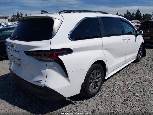 Toyota SIENNA LE 2024 5TDBSKFC1RS116866 Image 4