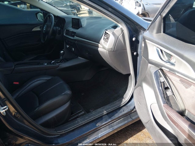 Продаж на аукціоні авто 2018 Mazda Mazda3 Touring, vin: 3MZBN1V36JM200699, номер лоту: 45462087
