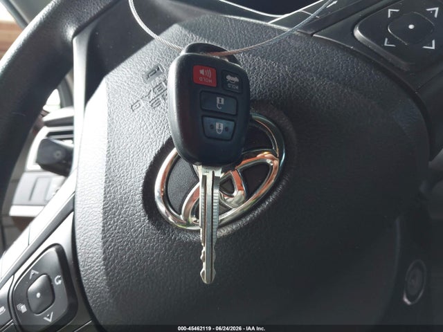 45462119 :رقم المزاد ، 4T1BF1FK1HU737309 vin ، 2017 Toyota Camry Le مزاد بيع