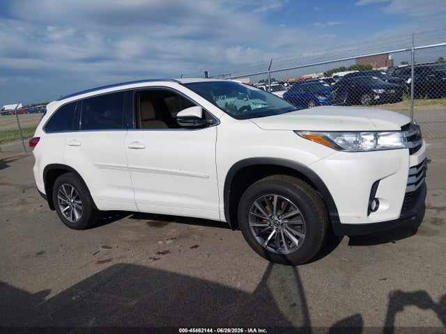 45462144 :رقم المزاد ، 5TDJZRFH2JS550200 vin ، 2018 Toyota Highlander Xle مزاد بيع