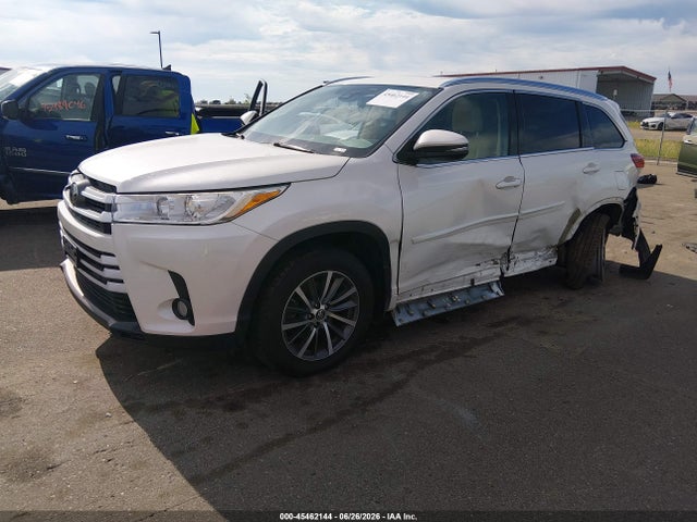 45462144 :رقم المزاد ، 5TDJZRFH2JS550200 vin ، 2018 Toyota Highlander Xle مزاد بيع