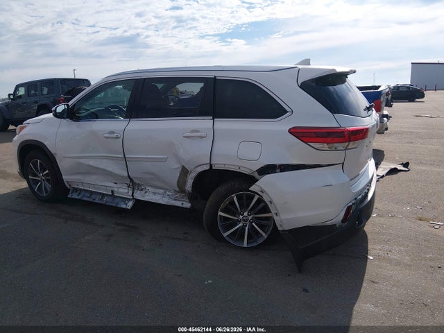 45462144 :رقم المزاد ، 5TDJZRFH2JS550200 vin ، 2018 Toyota Highlander Xle مزاد بيع