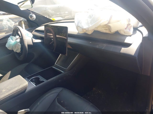 Продаж на аукціоні авто 2026 Tesla Model Y All-wheel Drive/long Range Launch Series/premium All-wheel Drive, vin: 7SAYGDEE5TA666321, номер лоту: 45462190