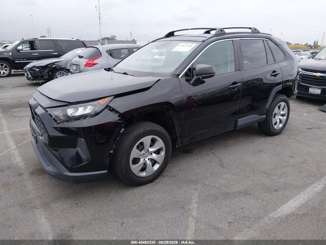 Toyota RAV4 LE 2020 2T3H1RFV9LW078512 Image 2