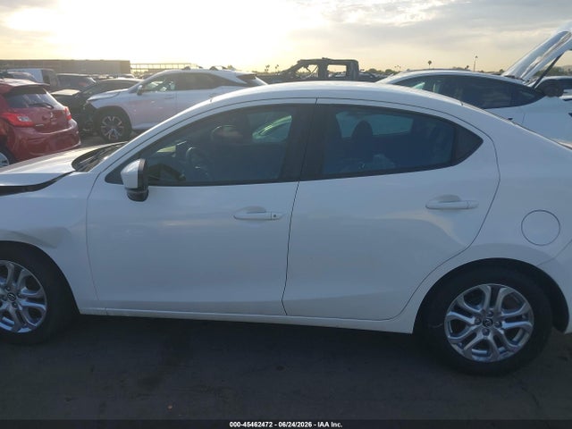 Aukcja sprzedaży 2017 Toyota Yaris Ia, vin: 3MYDLBYV9HY184944, numer aukcji: 45462472